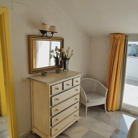 شقة Duplex Nueva Andalucia Con Maravillosas Vistas Al Mar