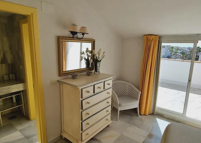 شقة Duplex Nueva Andalucia Con Maravillosas Vistas Al Mar