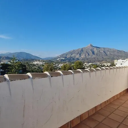 Duplex Nueva Andalucia Con Maravillosas Vistas Al Mar マルベーリャ